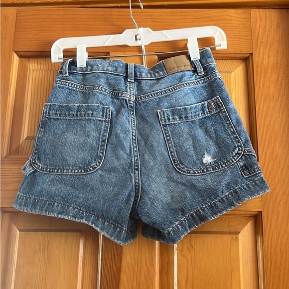 American Eagle Boyfriend Short - Picture 2 of 3